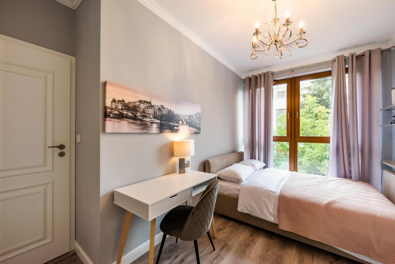 Prestige Verdant Apartment Warschau Buitenkant foto